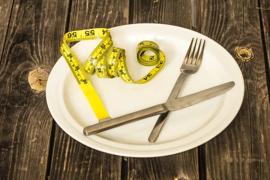 Digiuno e restrizione dell'alimentazione: Segnali di un disordine alimentare